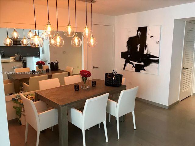 68 SE 6th St 2707, Miami, FL 33131