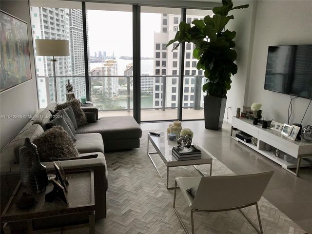 68 SE 6th St 2707, Miami, FL 33131