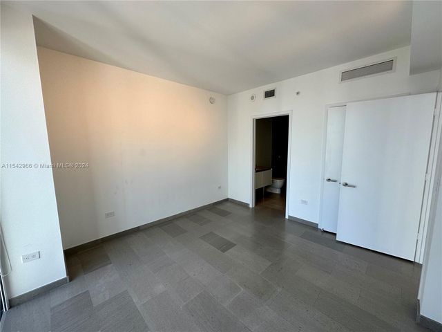 68 SE 6th St 2707, Miami, FL 33131