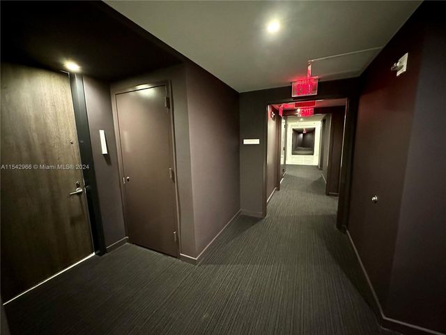 68 SE 6th St 2707, Miami, FL 33131