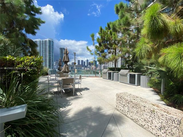 68 SE 6th St 2707, Miami, FL 33131
