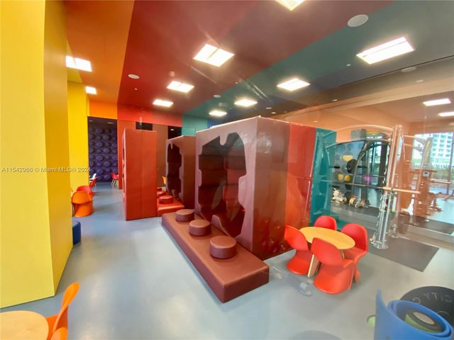 68 SE 6th St 2707, Miami, FL 33131