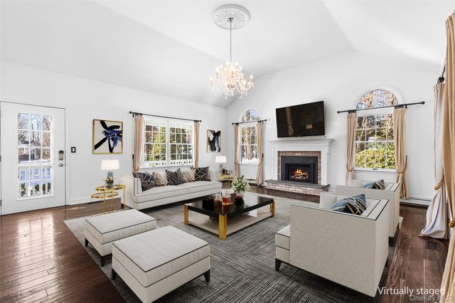 3 Ada Lane, Setauket, NY 11733