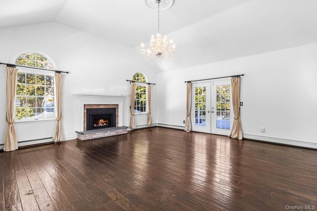 3 Ada Lane, Setauket, NY 11733