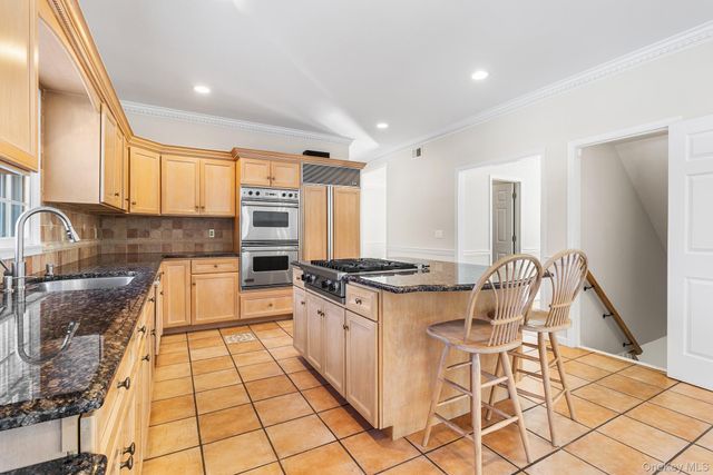 3 Ada Lane, Setauket, NY 11733