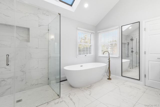 3 Ada Lane, Setauket, NY 11733