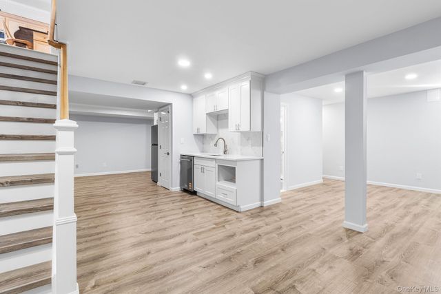 3 Ada Lane, Setauket, NY 11733