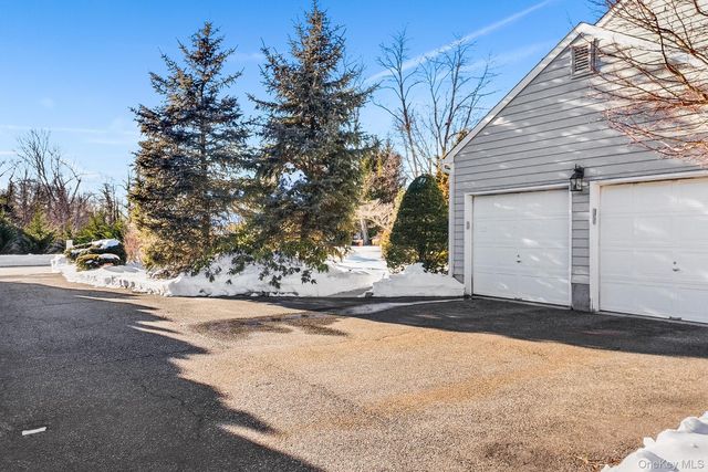 3 Ada Lane, Setauket, NY 11733