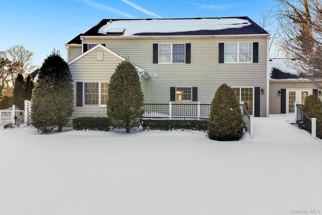 3 Ada Lane, Setauket, NY 11733