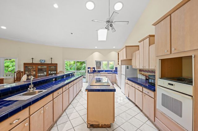 155 Uwala Rd, Hana, HI 96713