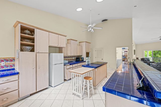 155 Uwala Rd, Hana, HI 96713