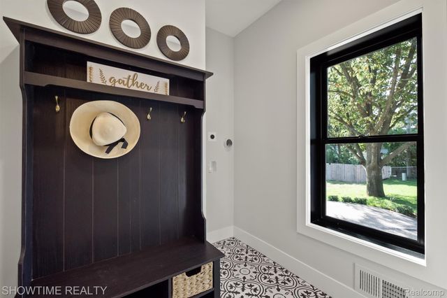 334 Romeo Road, Rochester, MI 48307