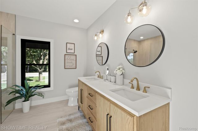 334 Romeo Road, Rochester, MI 48307