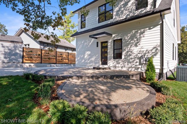 334 Romeo Road, Rochester, MI 48307