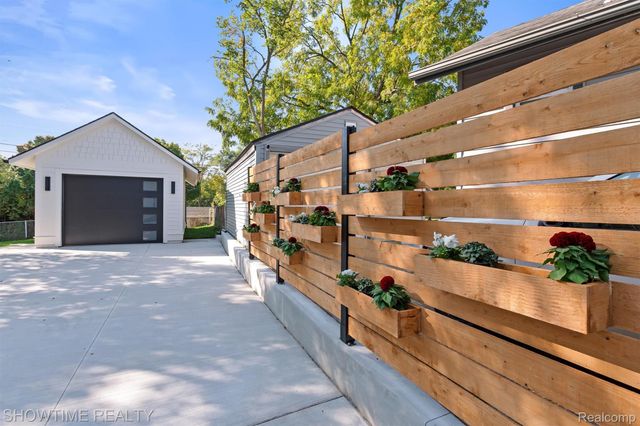 334 Romeo Road, Rochester, MI 48307