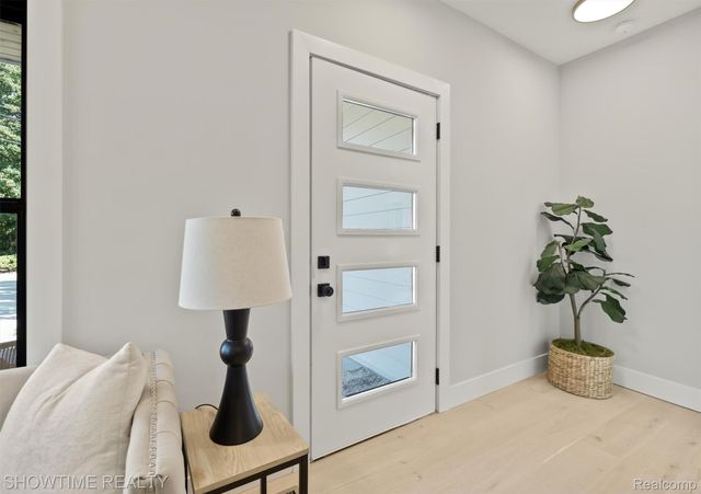 334 Romeo Road, Rochester, MI 48307