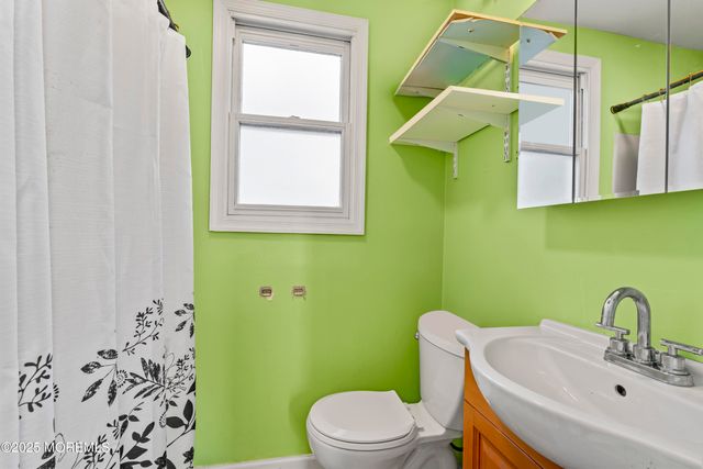 250 Brookside Avenue, Laurence Harbor, NJ 08879