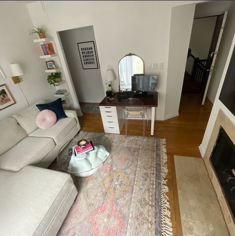 681.5 W Wrightwood Avenue 2W, Chicago, IL 60614