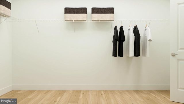 8 RED BARN LN, Bordentown, NJ 08505