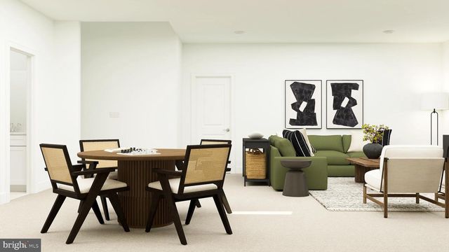 8 RED BARN LN, Bordentown, NJ 08505