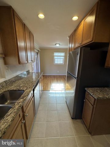 8001 HAMMOND ST, Alexandria, VA 22309