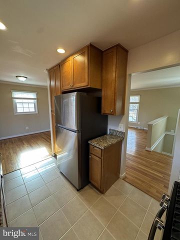 8001 HAMMOND ST, Alexandria, VA 22309