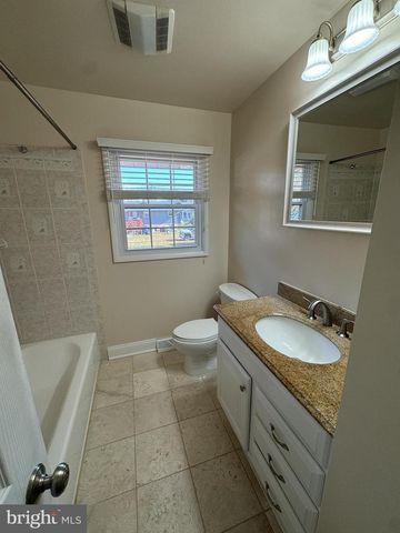 8001 HAMMOND ST, Alexandria, VA 22309