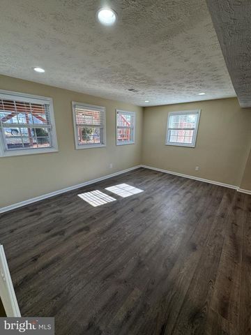 8001 HAMMOND ST, Alexandria, VA 22309