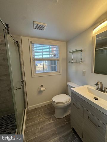 8001 HAMMOND ST, Alexandria, VA 22309