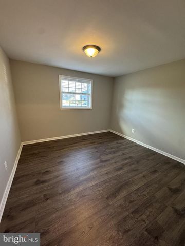 8001 HAMMOND ST, Alexandria, VA 22309