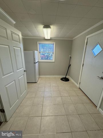 8001 HAMMOND ST, Alexandria, VA 22309