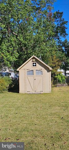 8001 HAMMOND ST, Alexandria, VA 22309