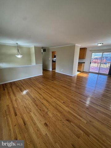 8001 HAMMOND ST, Alexandria, VA 22309