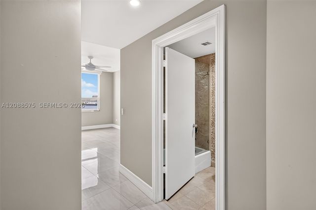848 Brickell Key Dr 1104, Miami, FL 33131