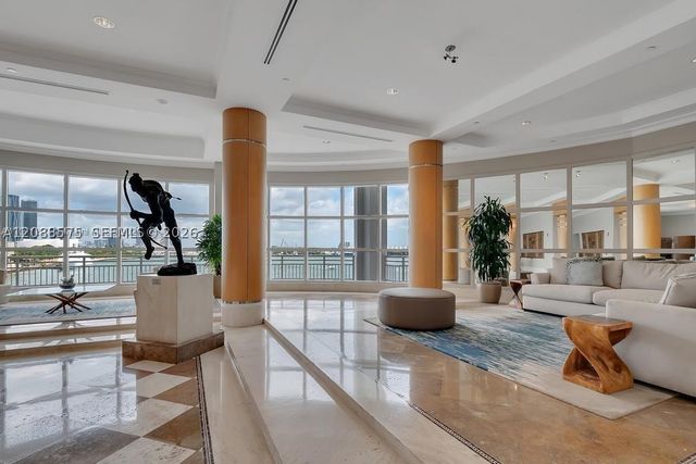 848 Brickell Key Dr 1104, Miami, FL 33131