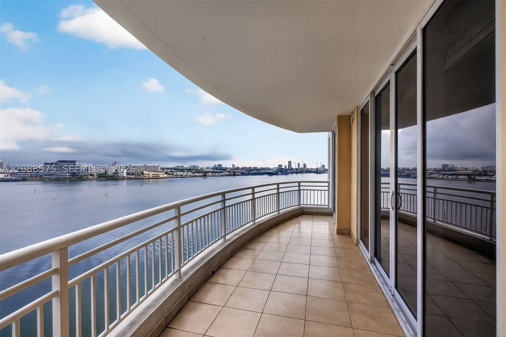 848 Brickell Key Dr 1104, Miami, FL 33131