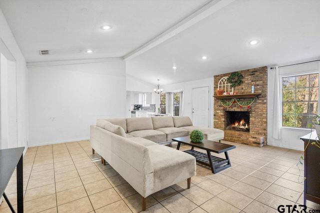 2032 Woodhaven Dr., Tyler, TX 75701