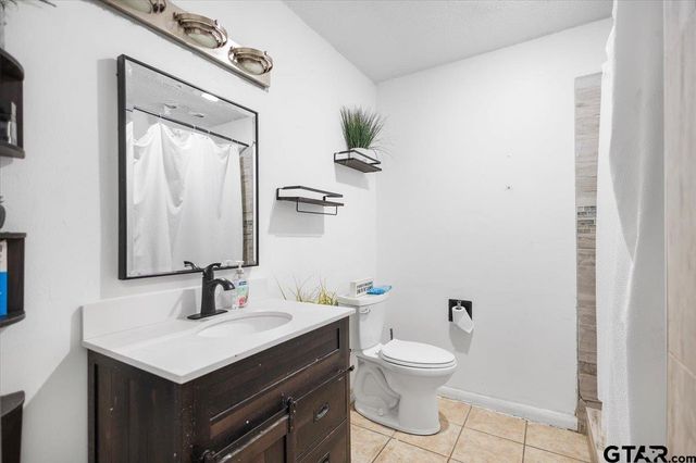 2032 Woodhaven Dr., Tyler, TX 75701