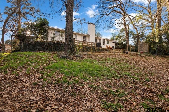 2032 Woodhaven Dr., Tyler, TX 75701