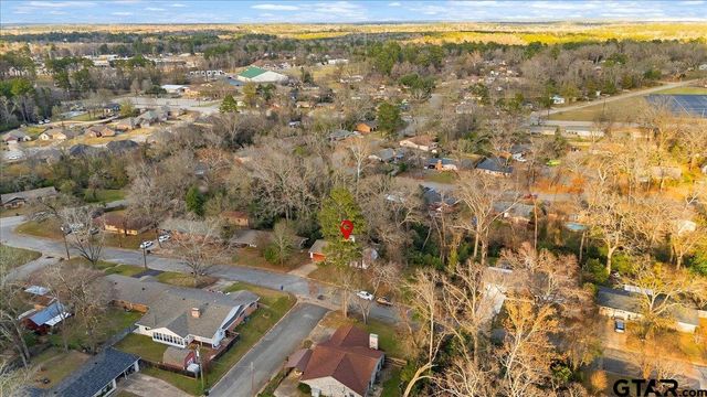 2032 Woodhaven Dr., Tyler, TX 75701