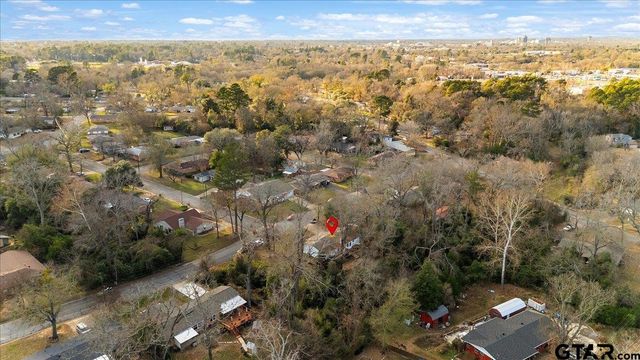 2032 Woodhaven Dr., Tyler, TX 75701