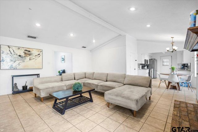 2032 Woodhaven Dr., Tyler, TX 75701