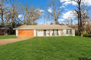 2032 Woodhaven Dr., Tyler, TX 75701