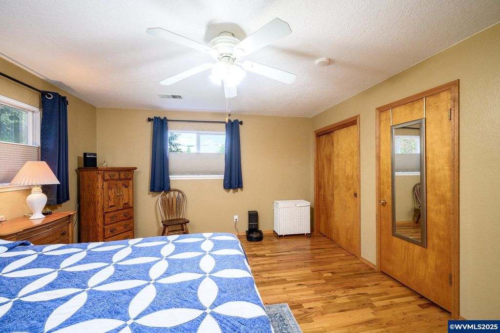 Image 18 of property listing at 1036 SW 2nd St, Mcminnville, OR 97128