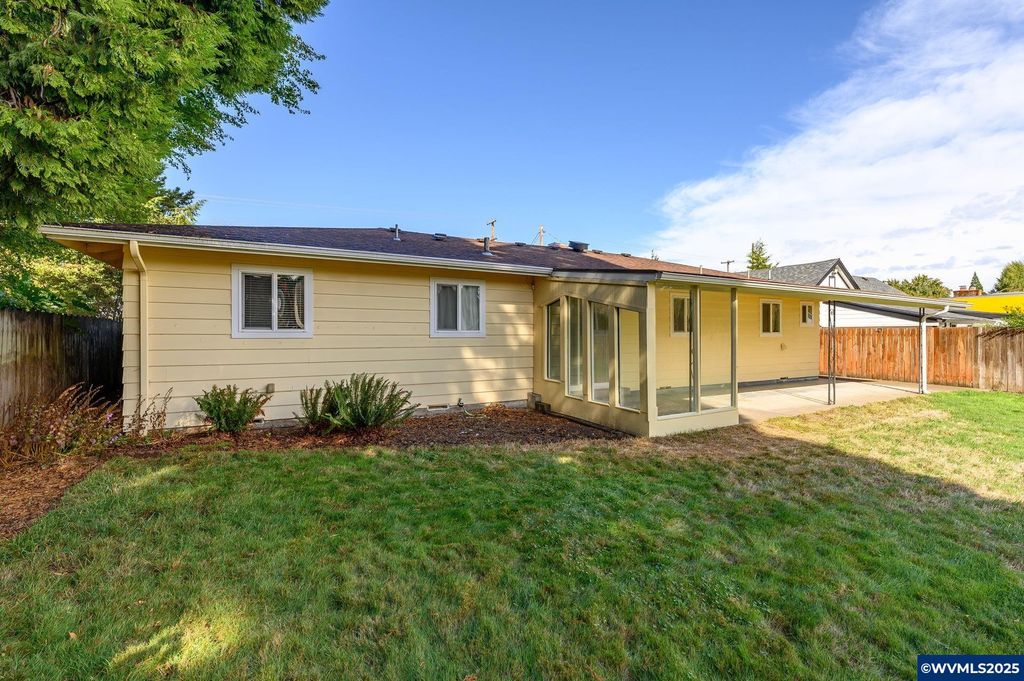Image 36 of property listing at 1036 SW 2nd St, Mcminnville, OR 97128