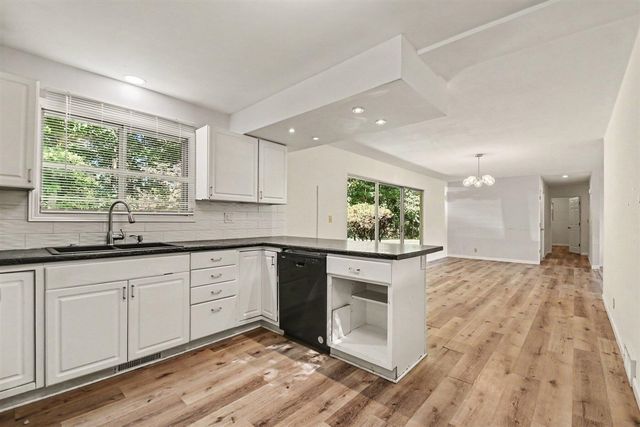 8486 S Hillcrest Drive, Berrien Springs, MI 49103
