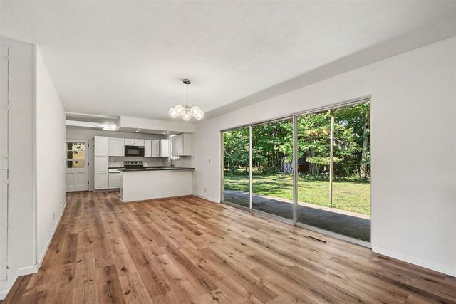 8486 S Hillcrest Drive, Berrien Springs, MI 49103