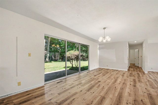 8486 S Hillcrest Drive, Berrien Springs, MI 49103