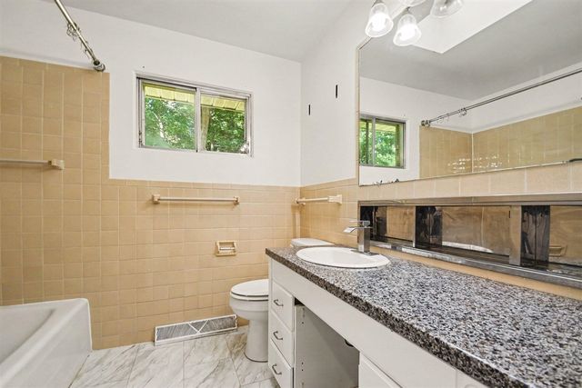 8486 S Hillcrest Drive, Berrien Springs, MI 49103