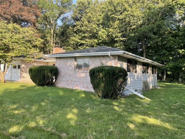 8486 S Hillcrest Drive, Berrien Springs, MI 49103